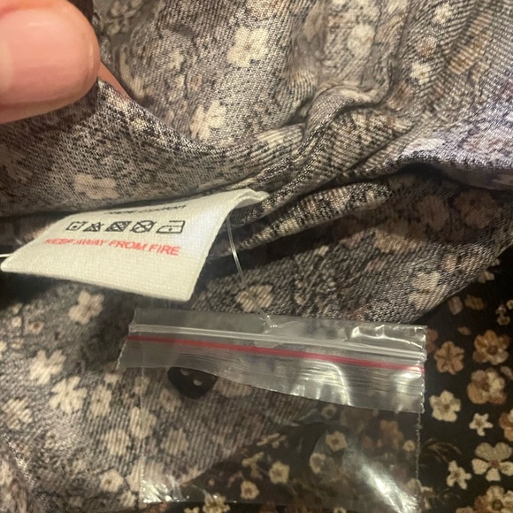 Jamie Kay Fleur Top - Picture 5 of 9